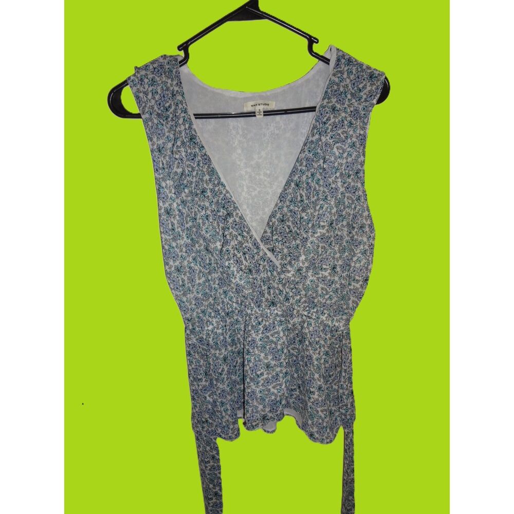 Max Studio Blue White Floral Tie Waist Wrap Top Size Small | Ruffle V-Neck